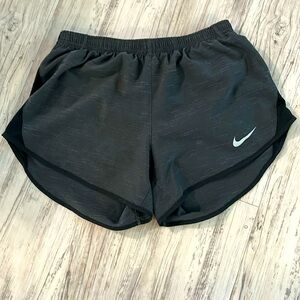 NIKE WOMENS GREY DRI FIT RUNNING SHORTS SIZE SMALL